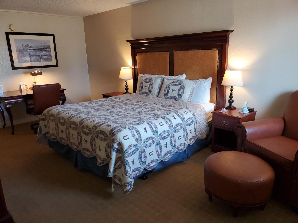Kansas Country Inn Oakley Екстериор снимка