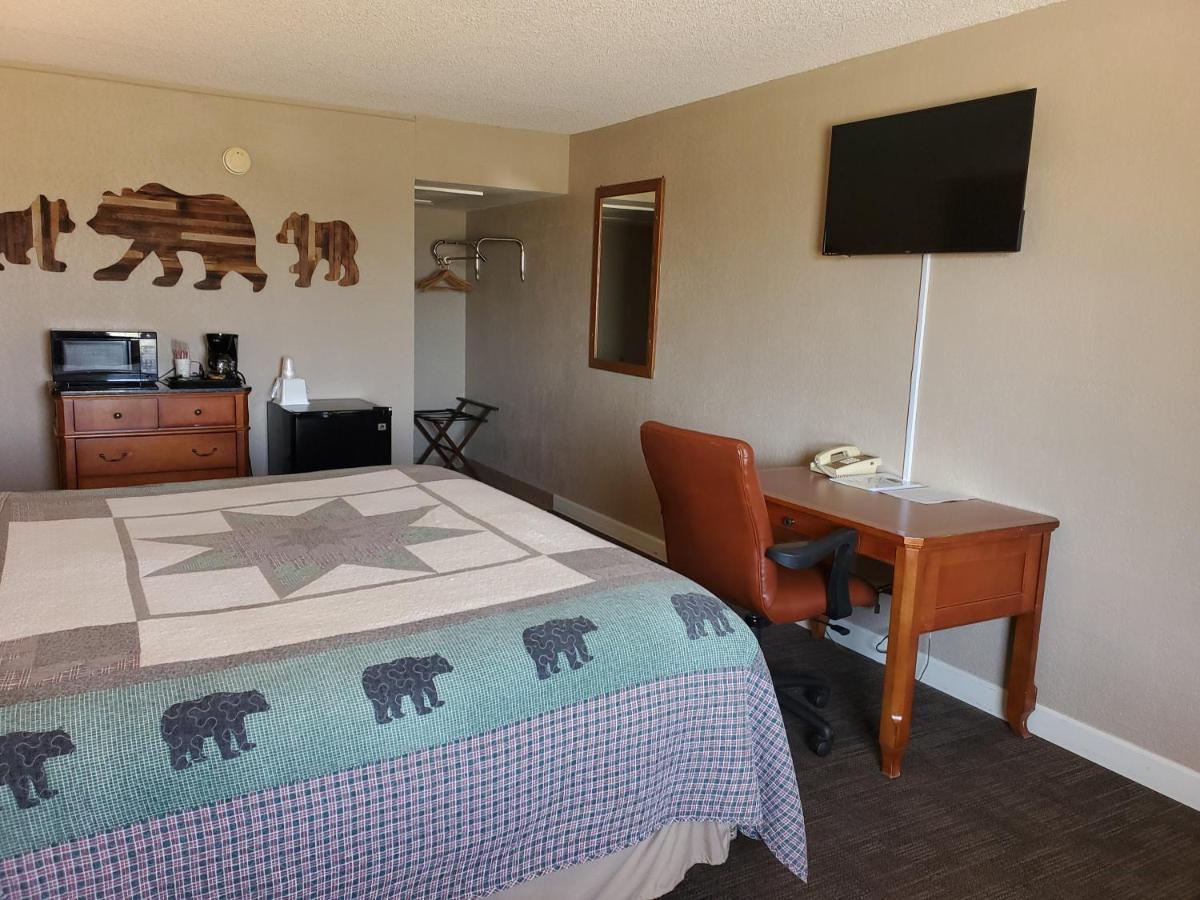 Kansas Country Inn Oakley Екстериор снимка
