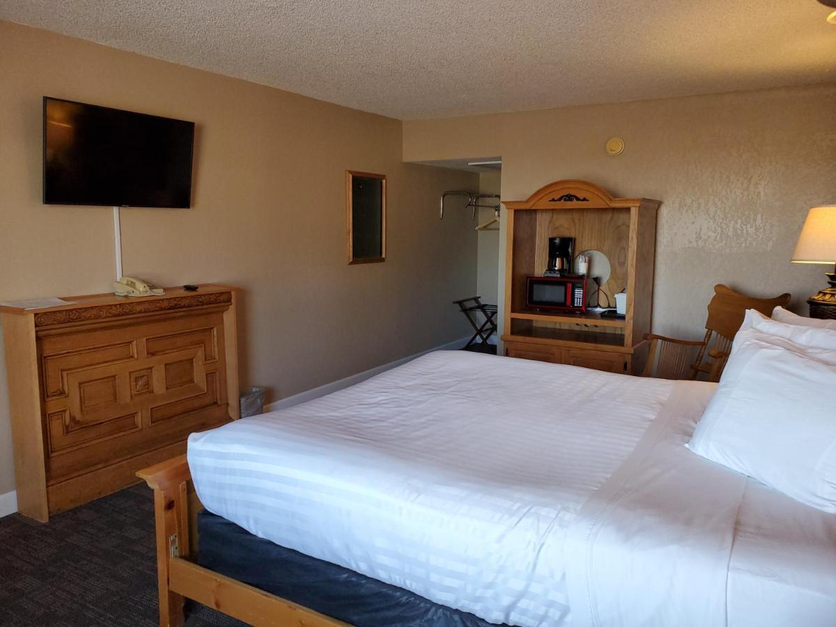 Kansas Country Inn Oakley Екстериор снимка