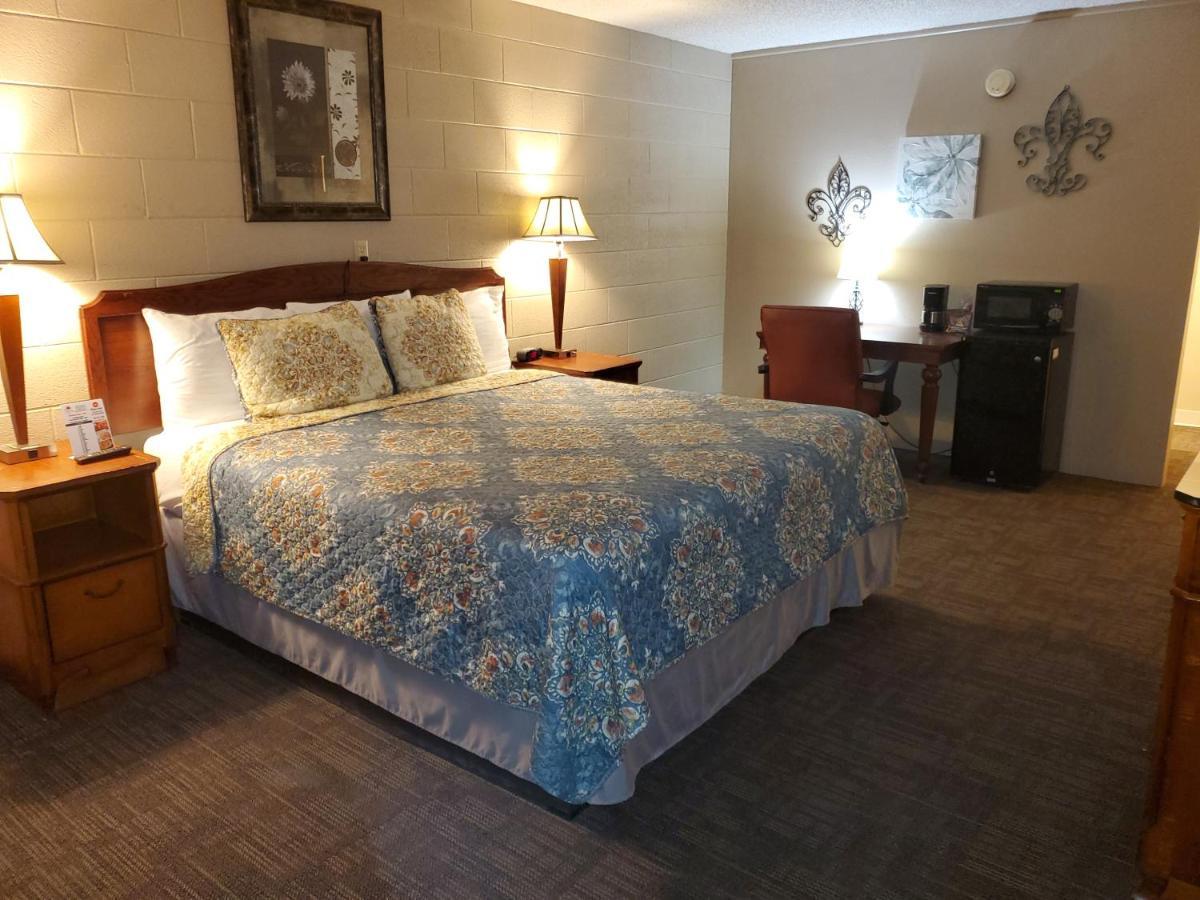 Kansas Country Inn Oakley Екстериор снимка