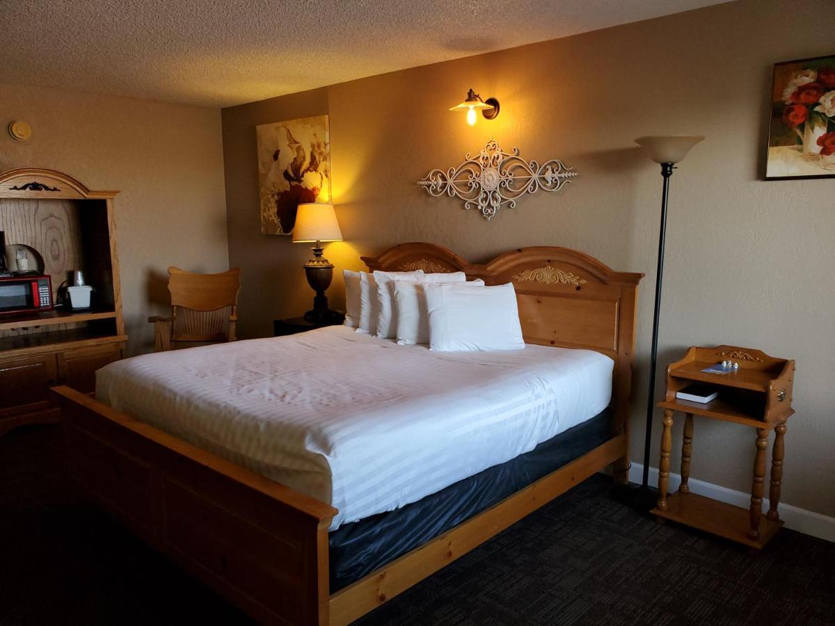 Kansas Country Inn Oakley Екстериор снимка