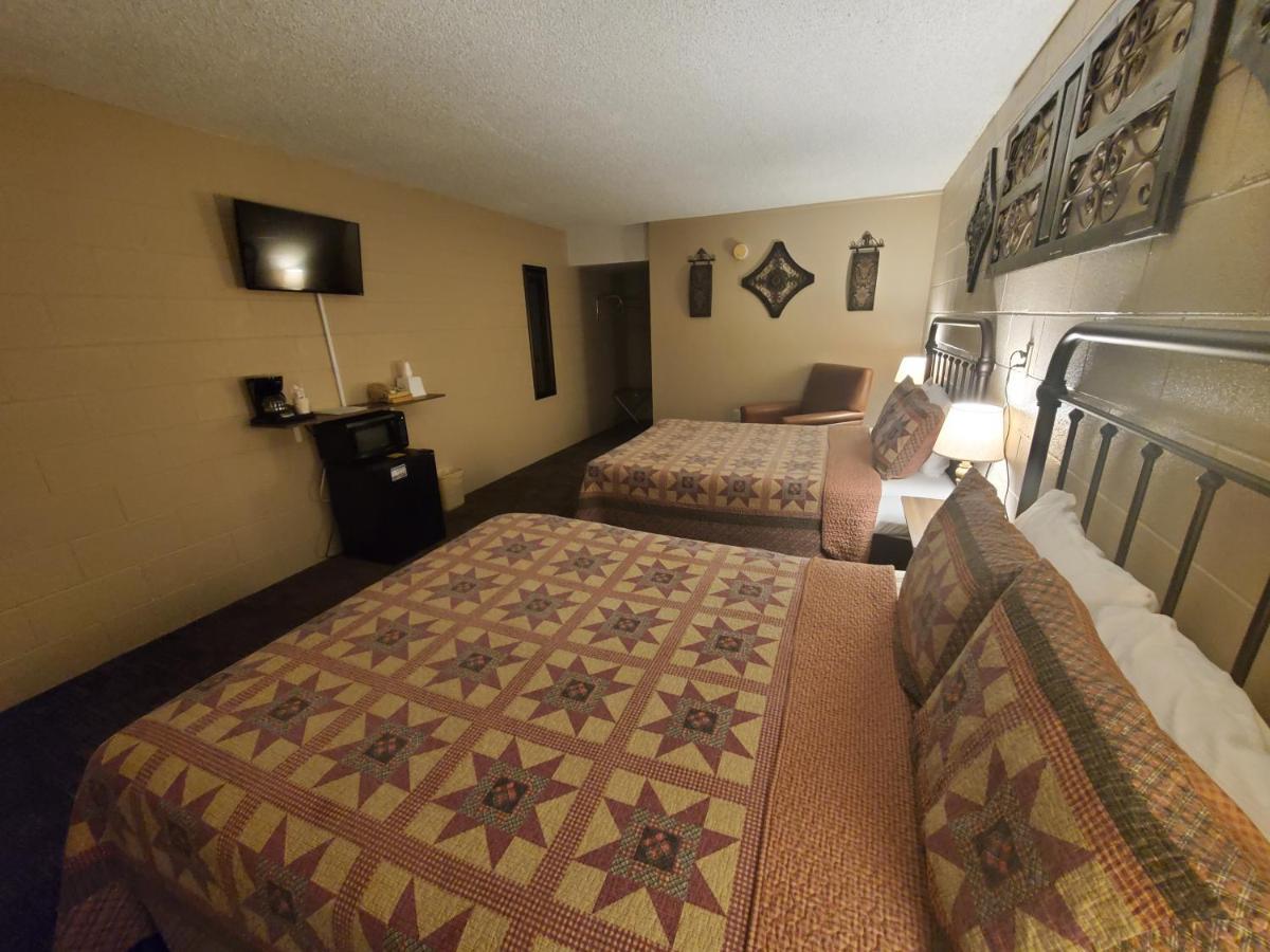 Kansas Country Inn Oakley Екстериор снимка