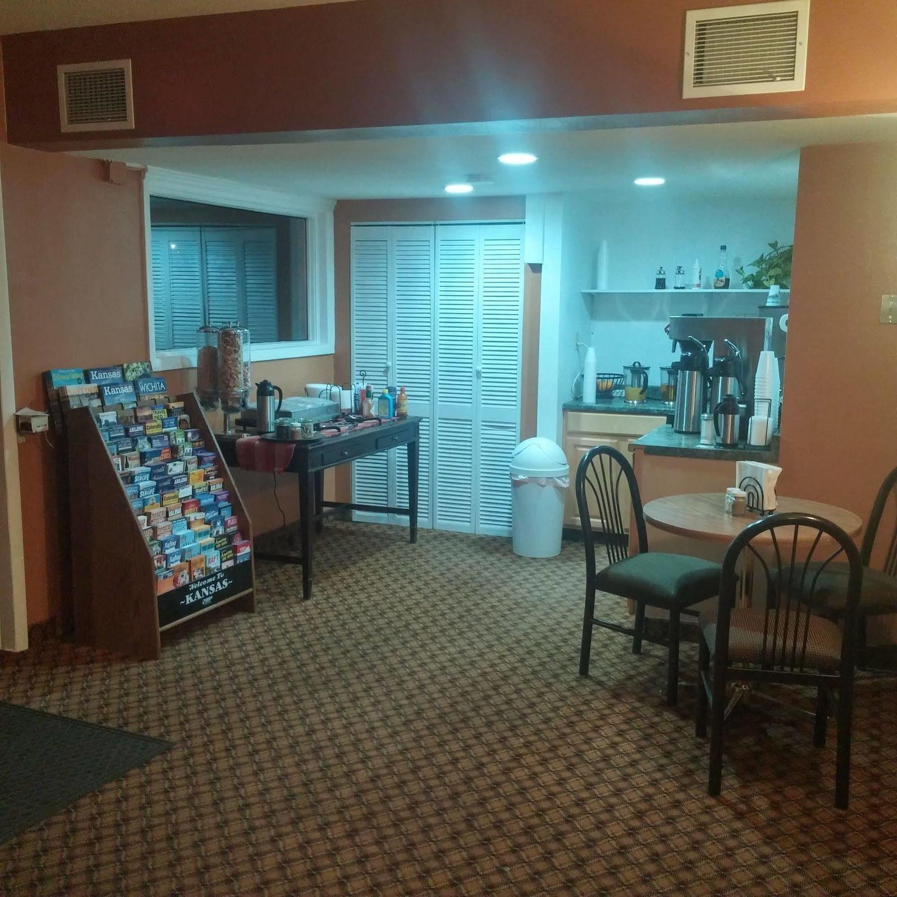 Kansas Country Inn Oakley Екстериор снимка