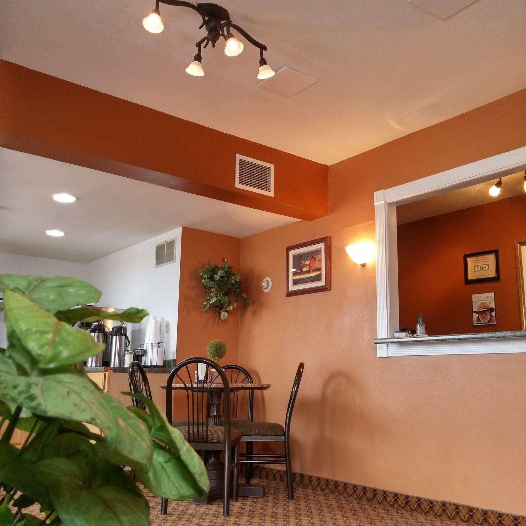 Kansas Country Inn Oakley Екстериор снимка