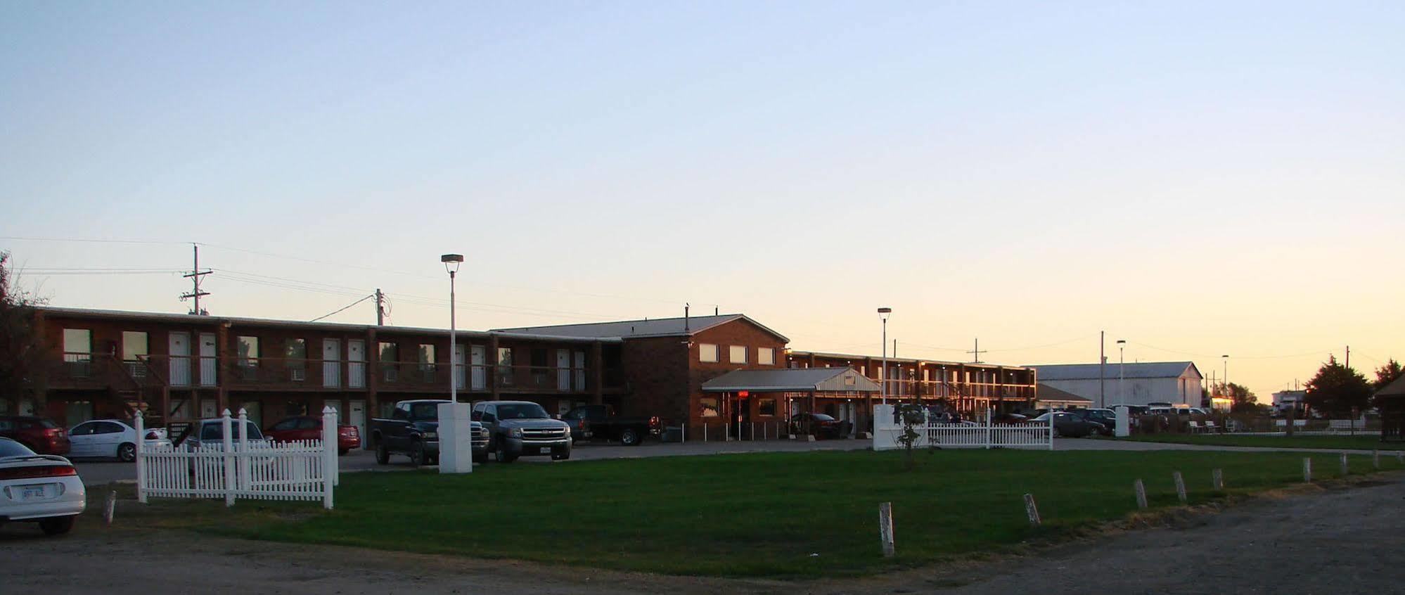 Kansas Country Inn Oakley Екстериор снимка